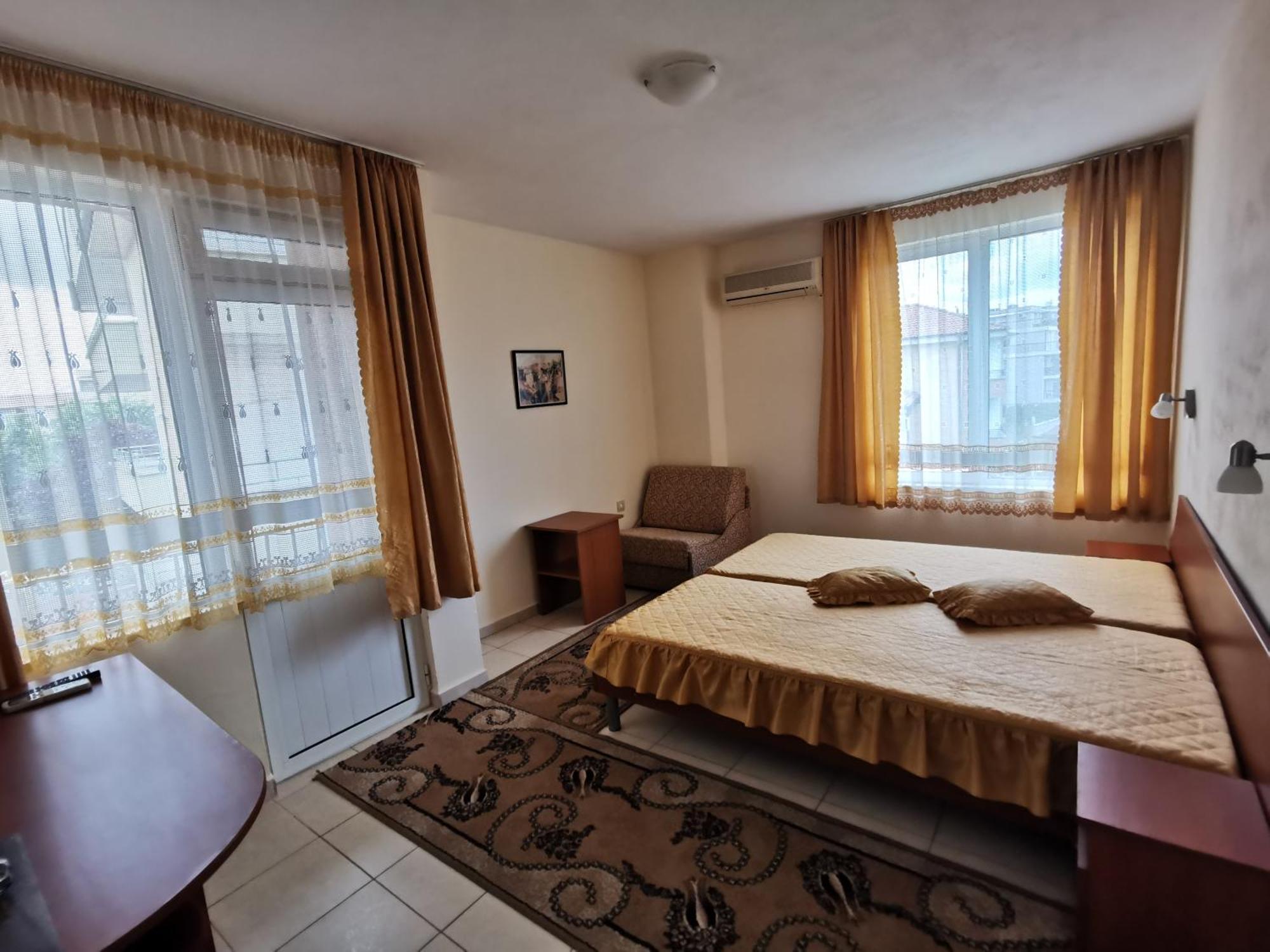 Guest House Georgieva Ravda Exterior photo